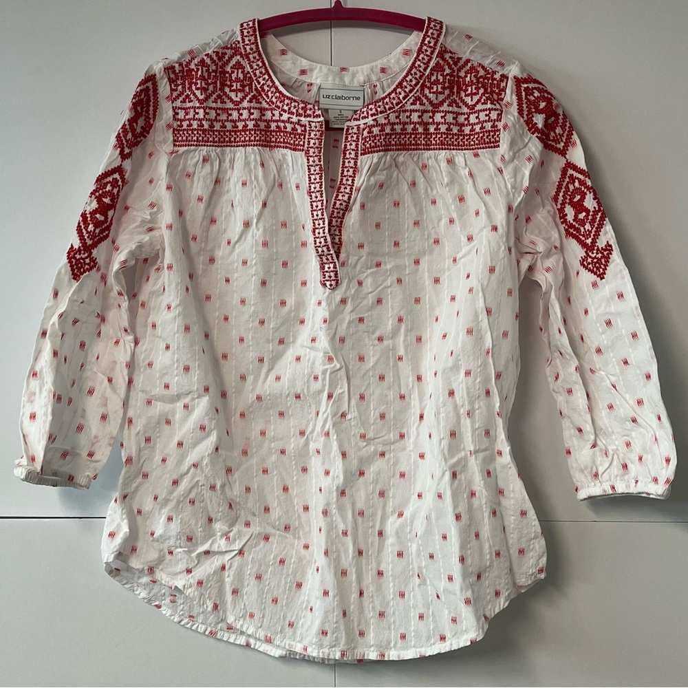 EUC Women’s Liz Claiborne Red & White Embroidered Blouse. Size Small.